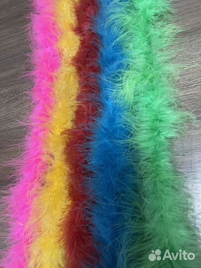 Пух перо на нити и на тесьме