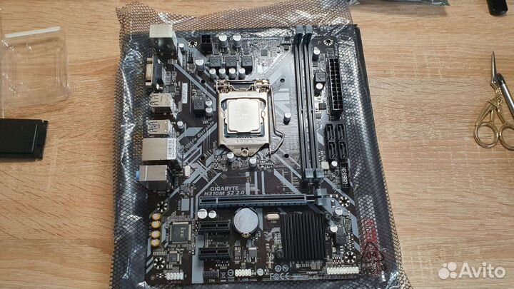 Материнская плата Gigabyte H310m 1151v2 + i3 9100f
