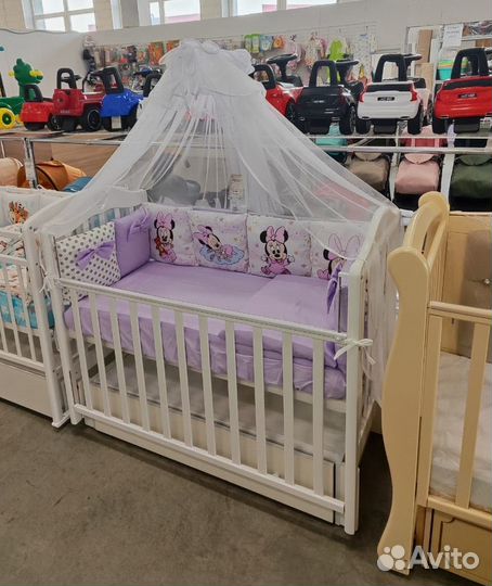 Кроватка с маятником