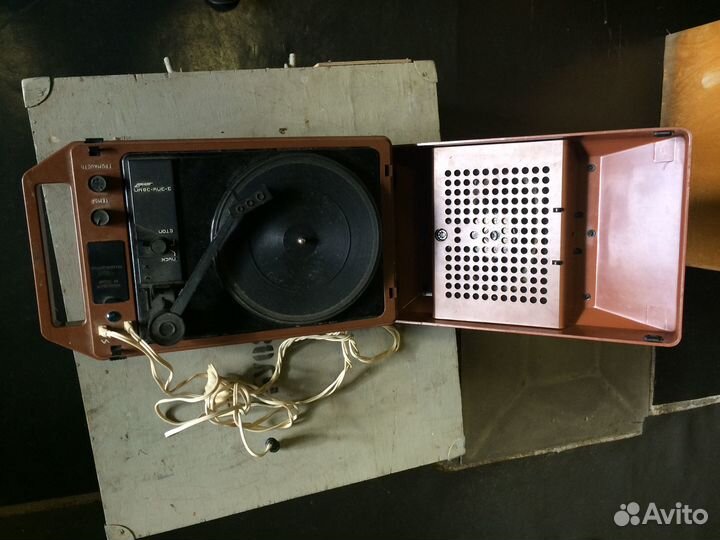 Проигрыватель винила 