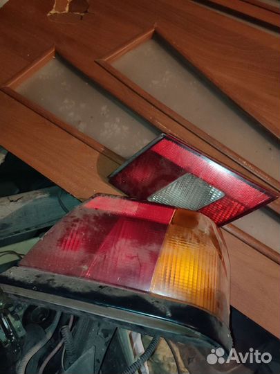 Продам задние фонари 2115