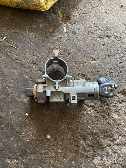 Замок зажигания Мазда Демио