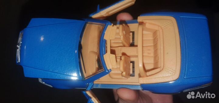 Модель автомобиля mercedes benz 1/24