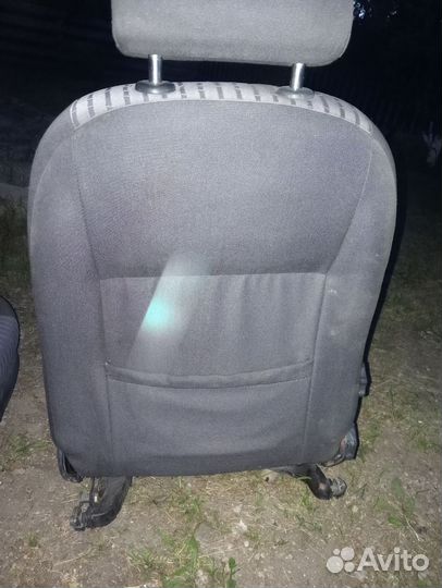 Передние сиденья