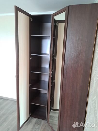 Шкаф распашной