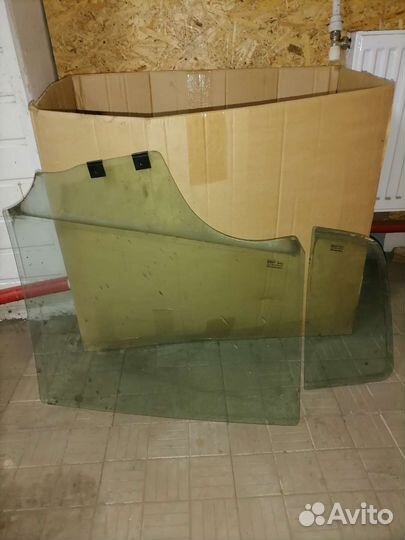 Заднее стекло двери на renault sandero