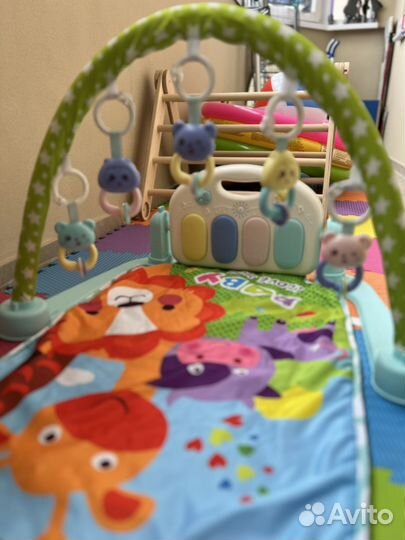 Развивающий коврик с пианино