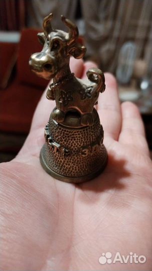 Фигурка колокольчик бык