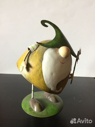 Интерьерная игрушка гном на пружинке