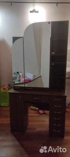 Туалетный столик