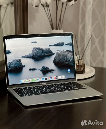 Ноутбук Macbook air 13 2020 m1 256 гб