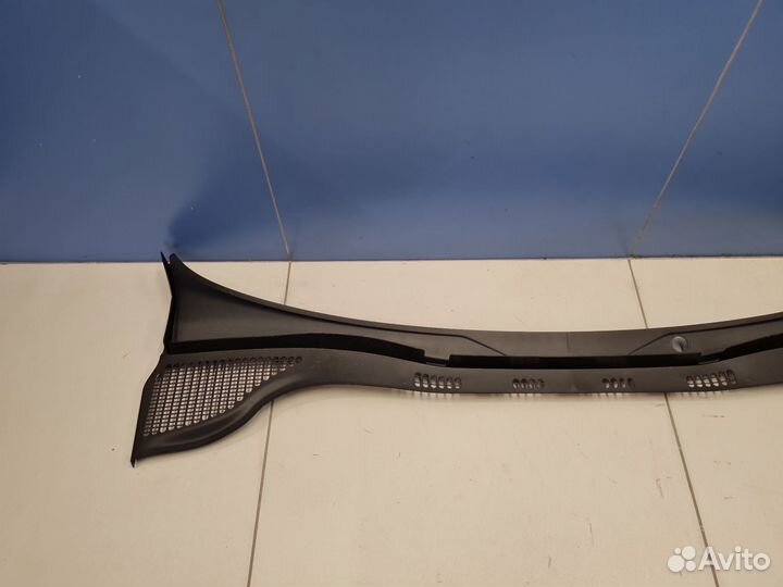 Планка под лобовое стекло (Жабо) Skoda Rapid 2013