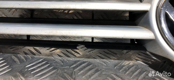 Решетка радиатора Volkswagen Golf 4 (1997 - 2006)