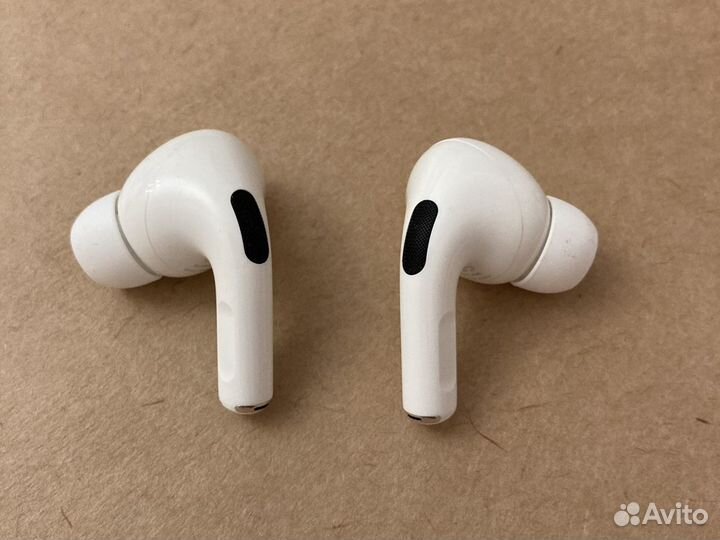 Airpods Pro с футляром (оригинальные)