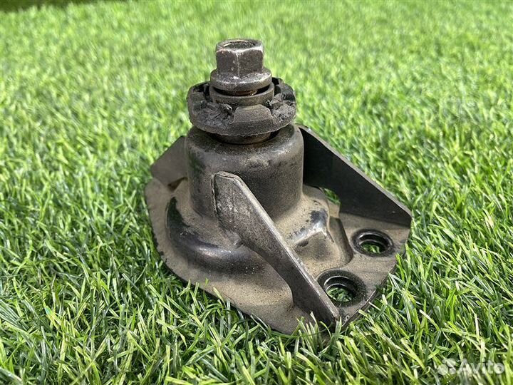 Подушка редуктора передняя Toyota Granvia / Grand