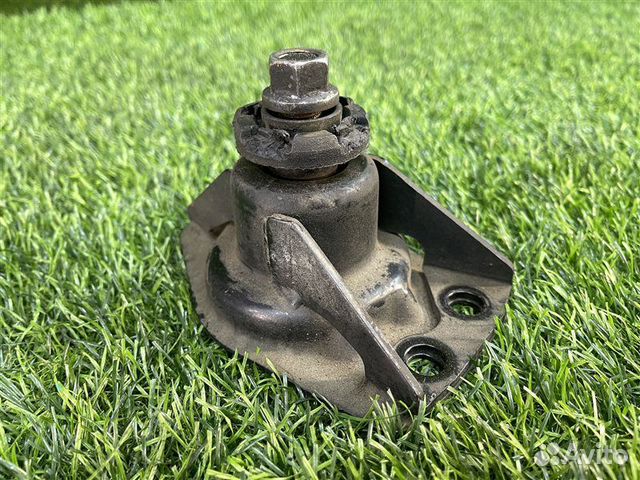 Подушка редуктора передняя Toyota Granvia / Grand