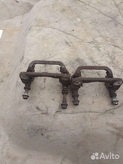 Скоба заднего суппорта от Ниссан Кашкай J10