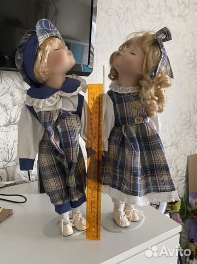 Куколки пара поцелуй