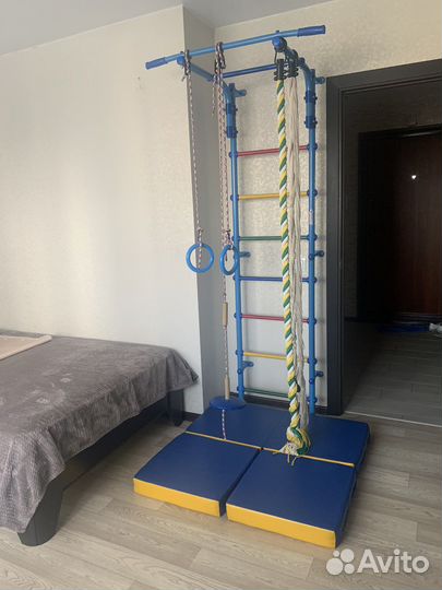 Шведская стенка с турником, брусьями и матом