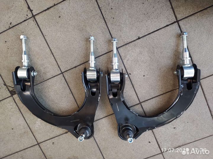 Передний верхний рычаг mitsubishi galant 8