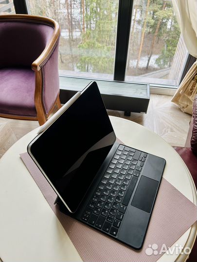 iPad pro 12.9 -inch (4th Generation)