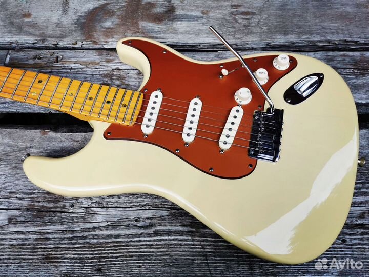 Fender Stratocaster American Deluxe V-Neck 2005