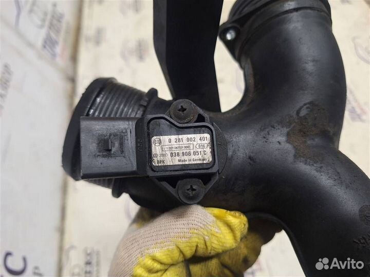 Патрубок интеркулера Audi Q7 2005