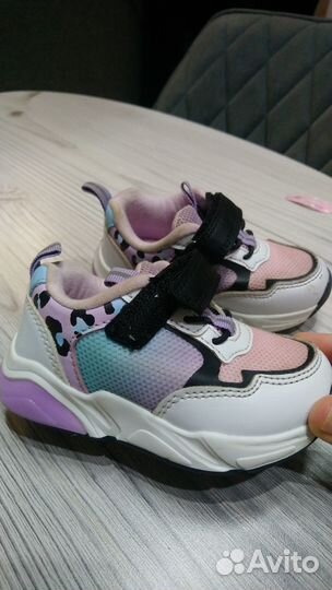 Кроссовки детские