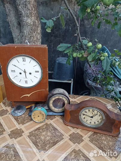 Часы механические настольные