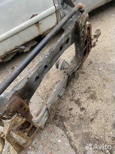 Подрамник передний w210 mercedes 4matic