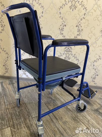 Стул кресло с санитарным оснащением
