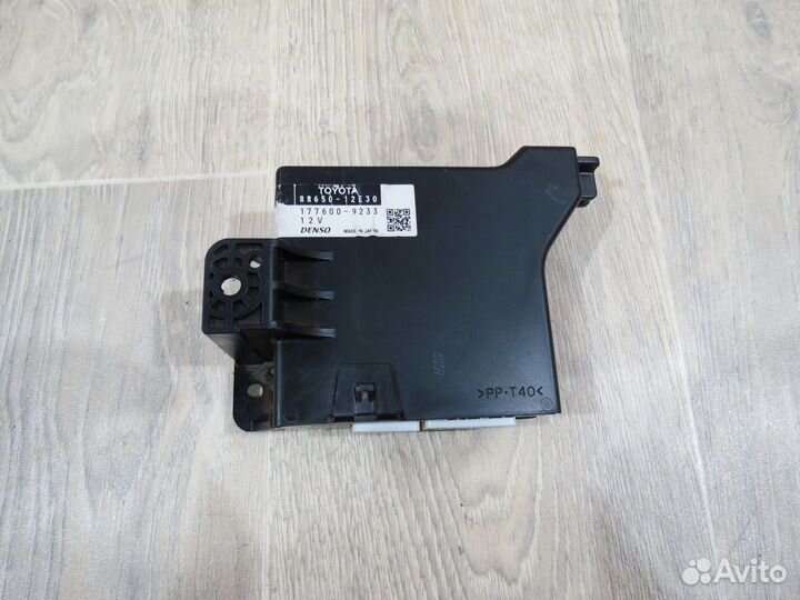 Блок управления отопителем Toyota Corolla 150