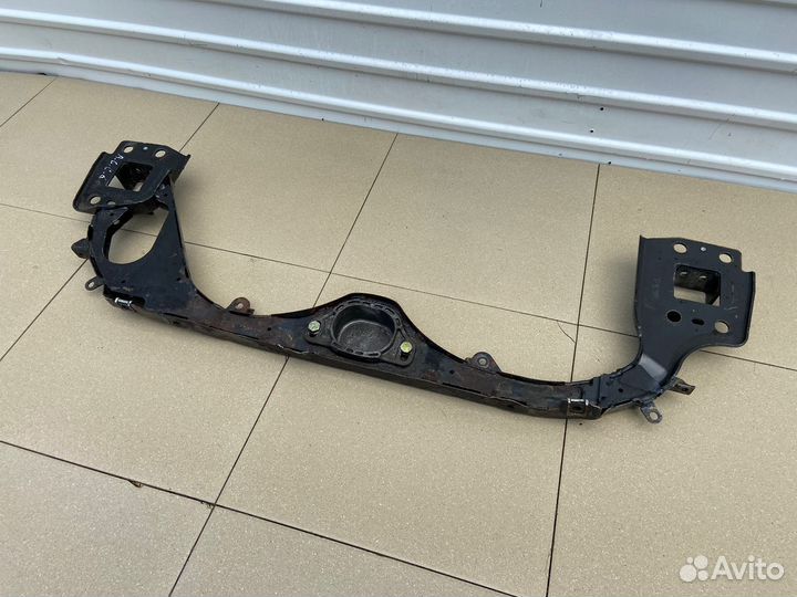 Балка под радиатор Audi а6 с6