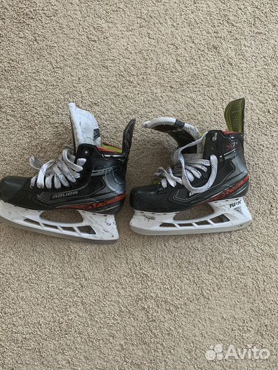 Коньки хоккейные