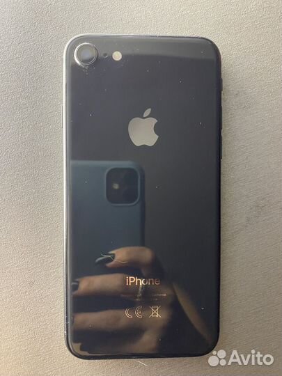 Телефон iPhone 8