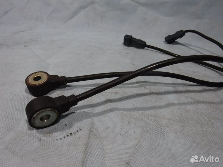 Датчик детонации Audi A6 A4 A8 / Passat B5