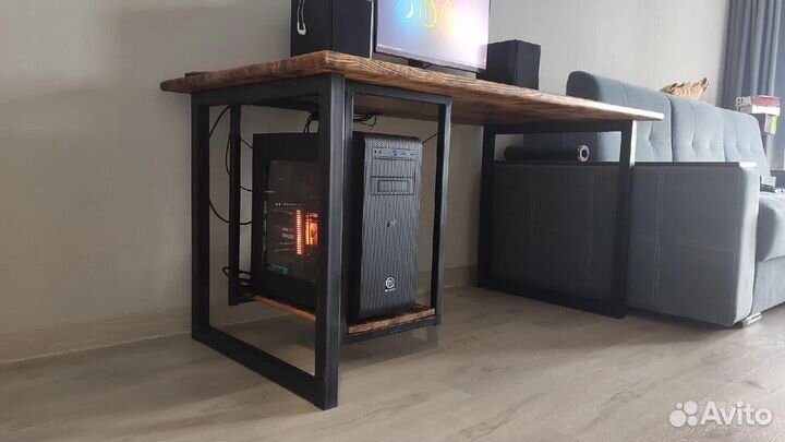 Компьютерный стол loft