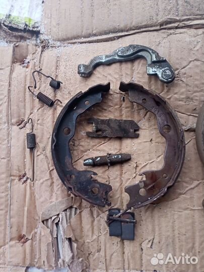 Задний тормоз Тойота Раф4 4