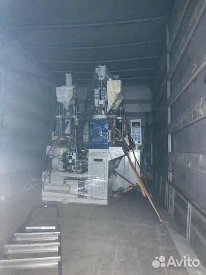 Вертикальный термопластавтомат 30 тонн