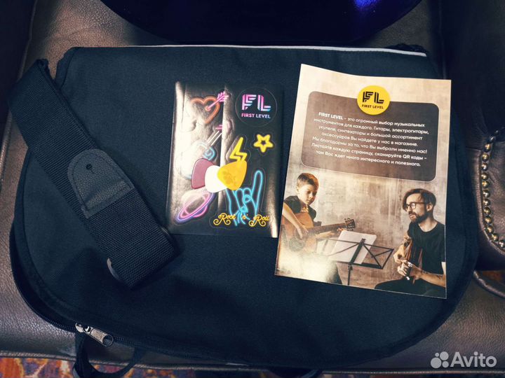 Гитара с чехлом и аксессуарами набор