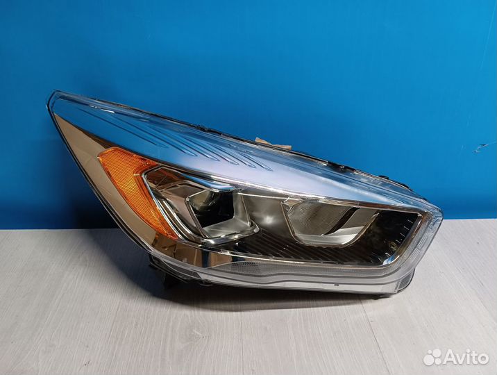 Фара правая Ford Kuga 2 цбс 2012