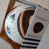 Футбольный мяч в коробке adidas jabulani