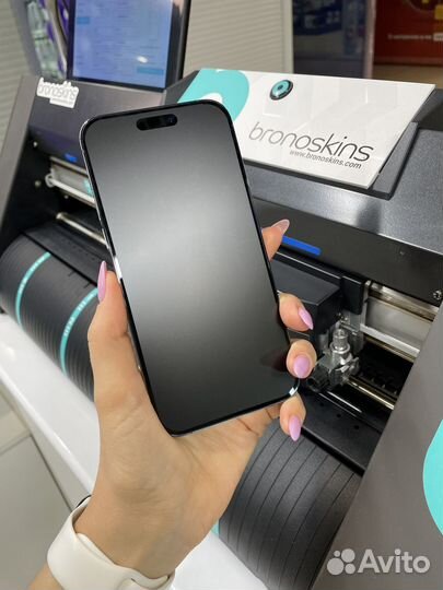 Матовая защитная пленка для смартфонов Броноскинс