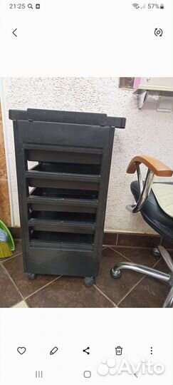 Тележка парикмахерская