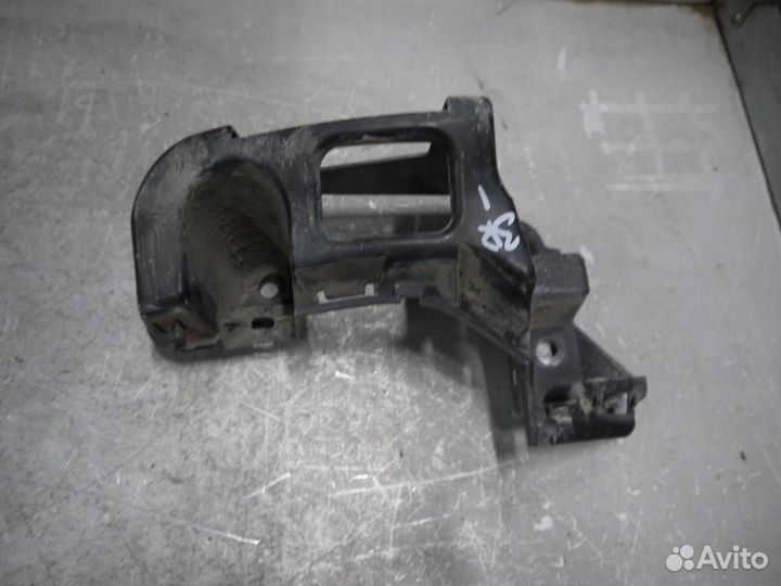 Кронштейн заднего бампера C4