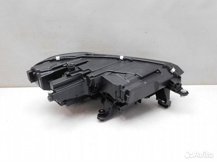 Фара левая Volkswagen Polo