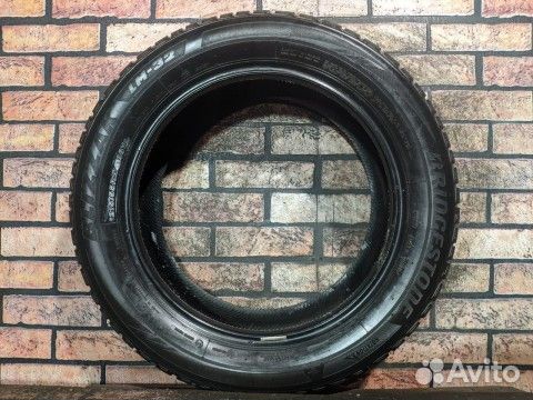 Bridgestone Blizzak LM-32 215/55 R17