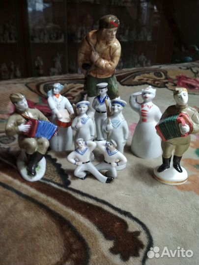 Статуэтки военная тематика,цены на 2-4 фото