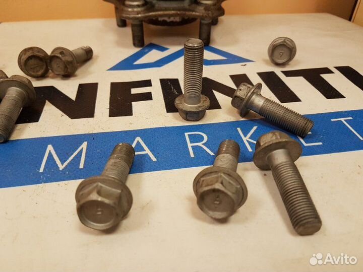 Болт ступицы задний Infiniti