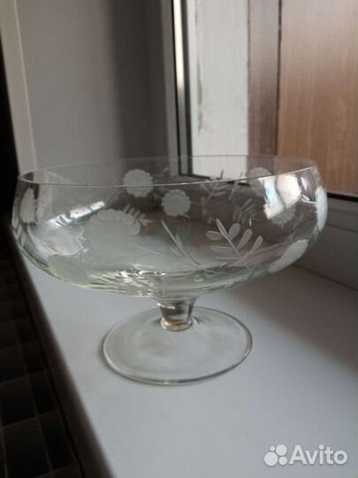 Ваза на ножке